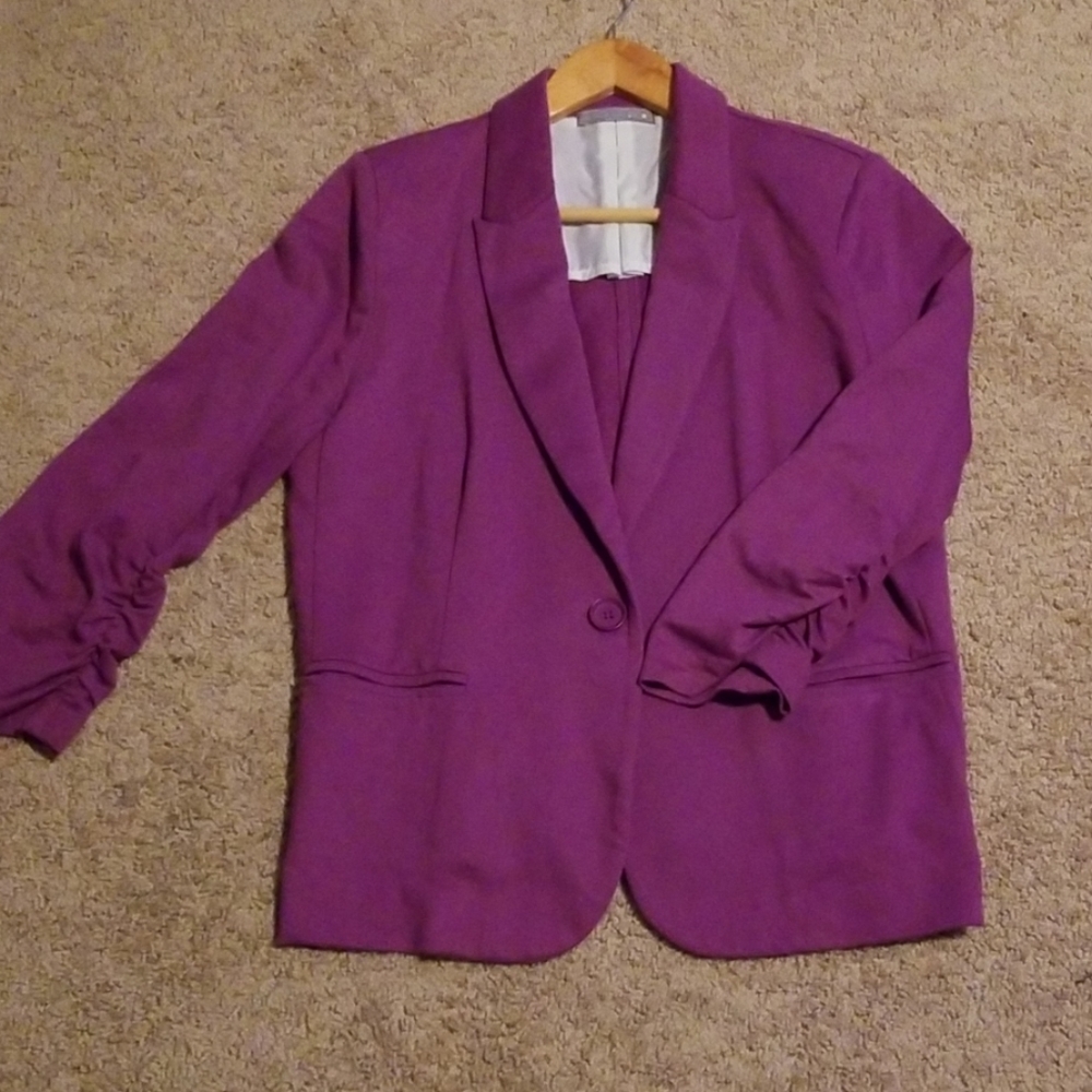 5/$50 Olivia moon purple blazer